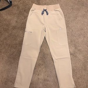 BRAND NEW!! FIGS High Waisted Yola Skinny Scrub Pants Latte color, Size small